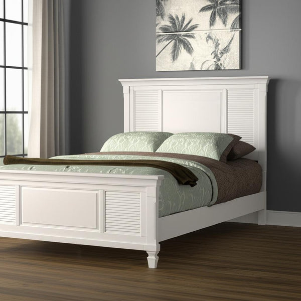 HomeRoots White Ribbed Shutter Solid Wood Queen Bed Frame - Timeless Design for a Serene Bedroom Retreat 524847