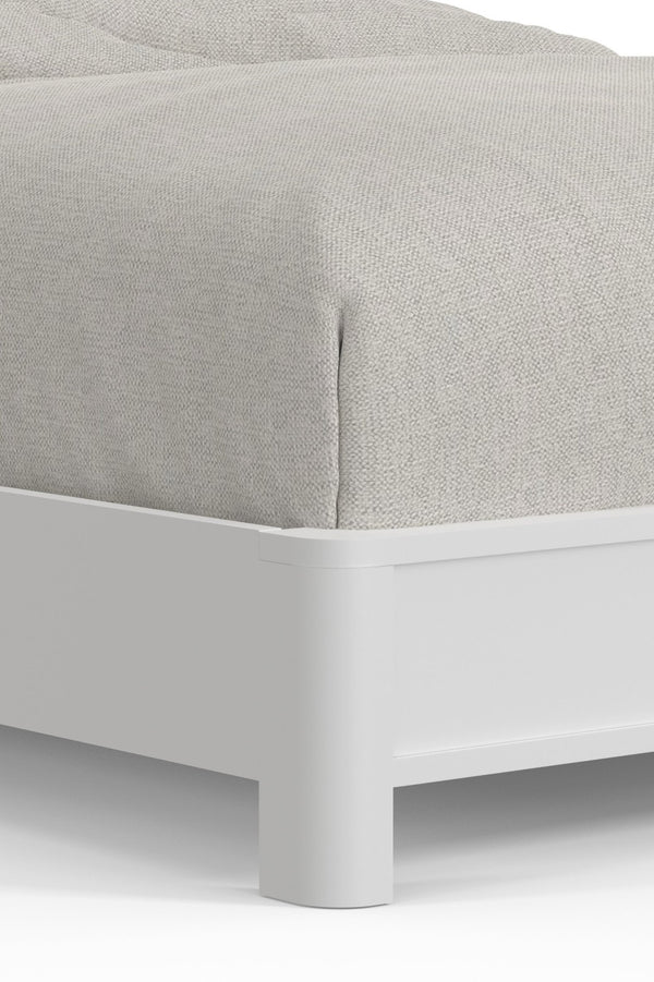 HomeRoots White Ribbed Solid Wood Queen Bed Frame – Elegant Durable Mahogany Design for Timeless Bedroom Style 524848