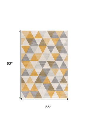 Homeroots 5' Yellow Round Geometric Washable Non Skid Area Rug  Polypropylene 524887