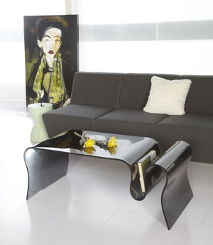 Homeroots 17" White Heavy Duty Plastic Round Pedestal End Table   524950