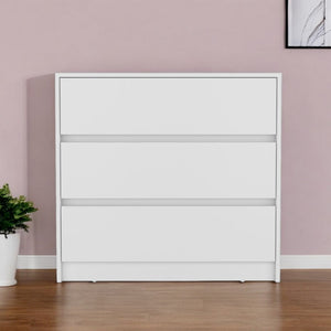Homeroots 33" White Three Drawer Dresser  Manufactured Wood 524955