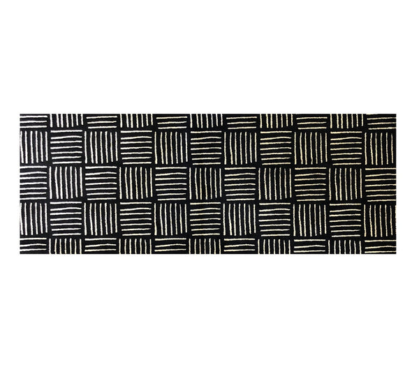 Homeroots 6' Black And Off White Abstract Machine Tufted Washable Runner Rug With Uv Protection  Synthetic 526180