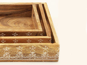 Homeroots Set Of Three Natural Rectangular Solid Wood Floral Handmade Serving Tray With Handles   526350