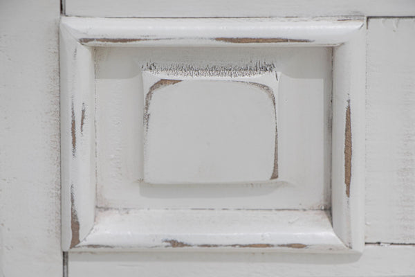 Homeroots 32" White Three Drawer Nightstand   527050