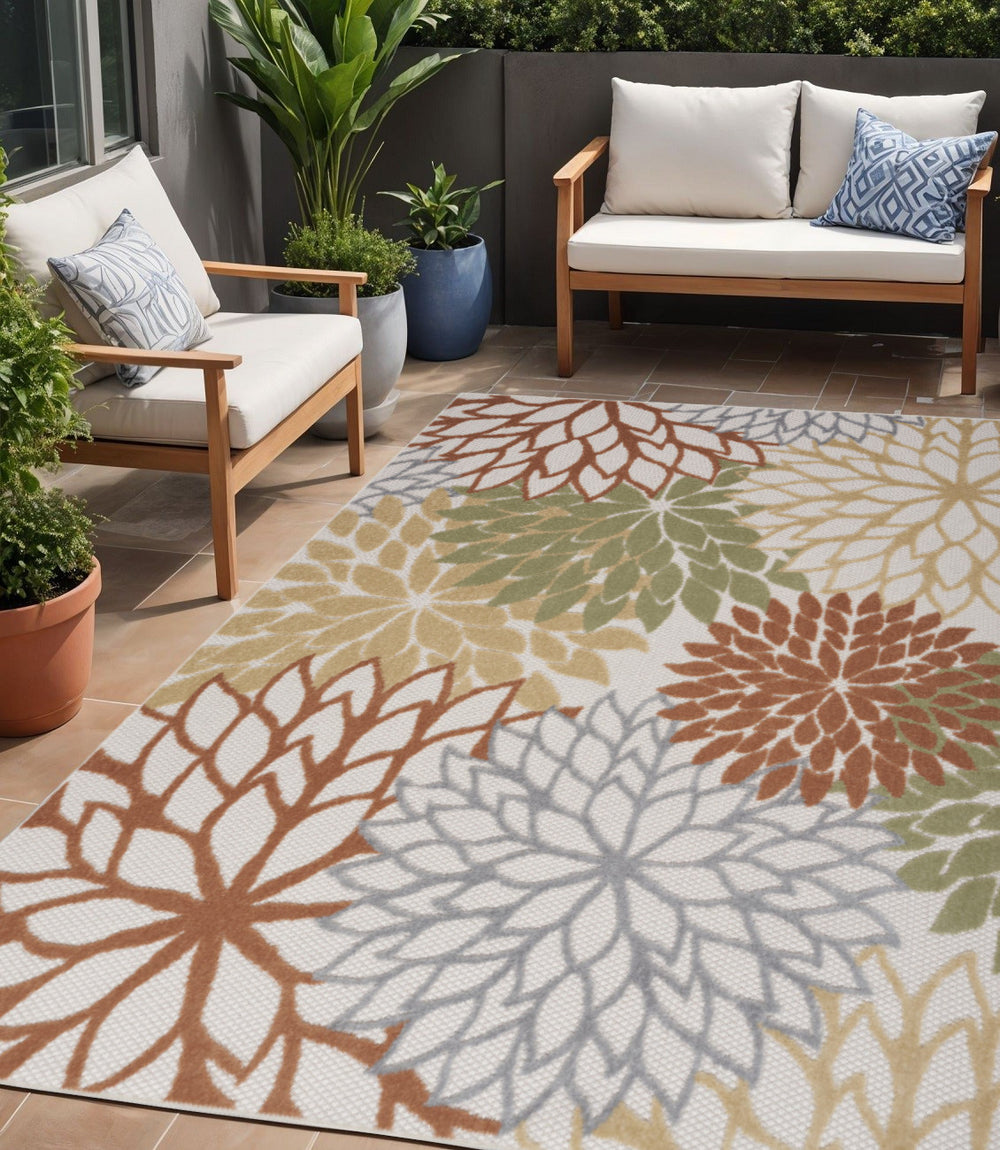 Homeroots 5' X 7' Ivory Green And Blue Indoor Outdoor Area Rug  Polypropylene 527607