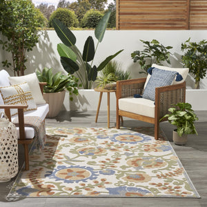 HomeRoots 5' Indoor Outdoor Area Rug - Elegant Ivory & Blue Floral Design, Stain Resistant & Easy Care! 527614