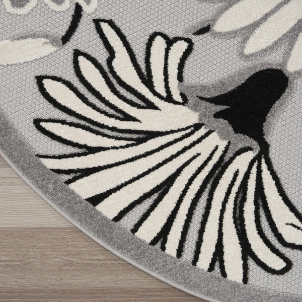 HomeRoots 8' Black and White Floral Area Rug - Durable, Non-Skid Design for Indoor or Outdoor High-Traffic Areas 8' Round Round 527636