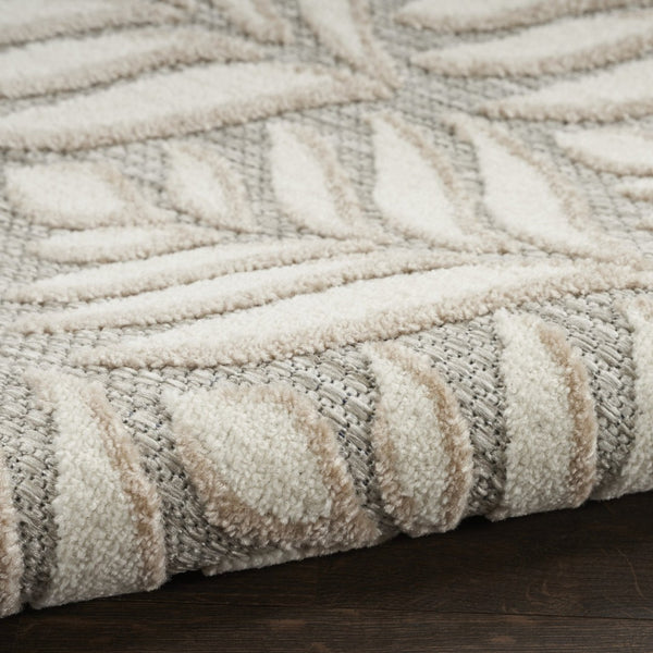 HomeRoots 8' Floral Indoor Outdoor Area Rug - Stylish Gray and Ivory Design for Patios, Kitchens, and More 8' Round Round 527646