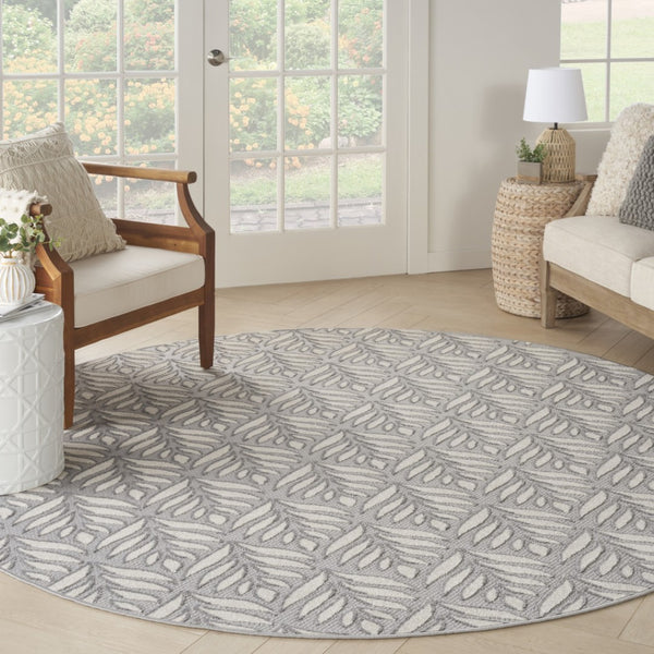 HomeRoots 8' Gray Floral Area Rug - Durable Non-Skid Design for Indoor & Outdoor Elegance, Easy Care & Versatile Use 8' Round Round 527649