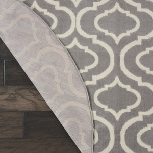 Homeroots 5' Gray Round Moroccan Power Loom Area Rug  Polypropylene 527690