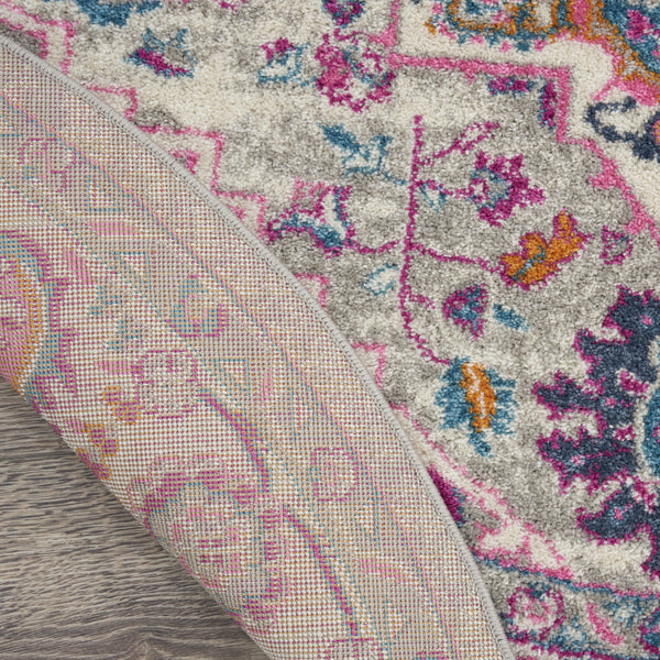 Homeroots 5' Gray Round Floral Power Loom Area Rug  Polypropylene 527732