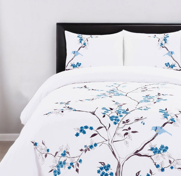 HomeRoots Blue King Cotton Duvet Cover Set - 200 Thread Count, Washable, Soft, Breathable, Elegant Design 528104