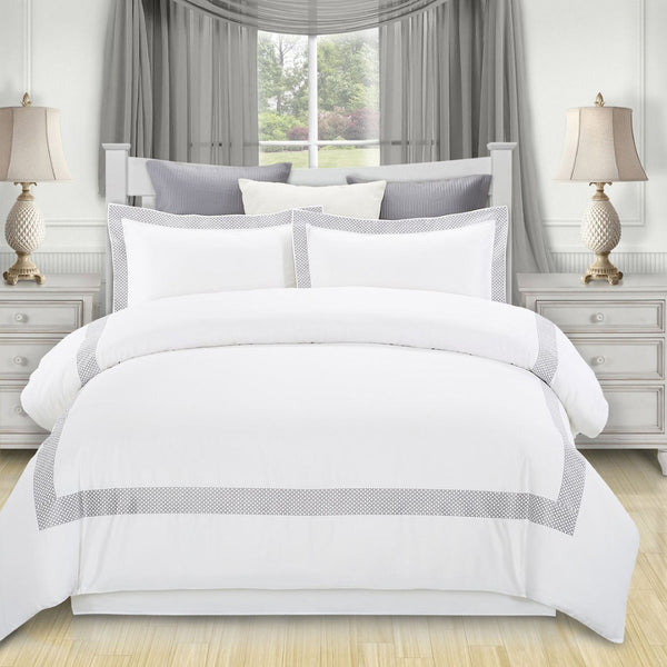 HomeRoots Gray Queen 100% Cotton Duvet Cover Set - 200 Thread Count, Breathable, Stylish, and Washable Bedding 528500