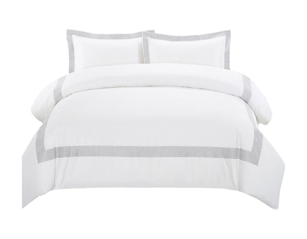 HomeRoots Gray Queen 100% Cotton Duvet Cover Set - 200 Thread Count, Breathable, Stylish, and Washable Bedding 528500