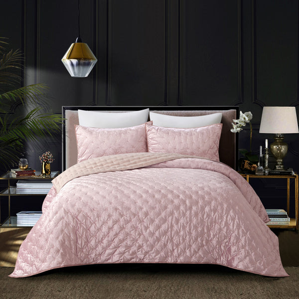Homeroots Blush Queen Polyester 220 Thread Count Washable Down Comforter Set Blush,Full,Queen Velvet 528877