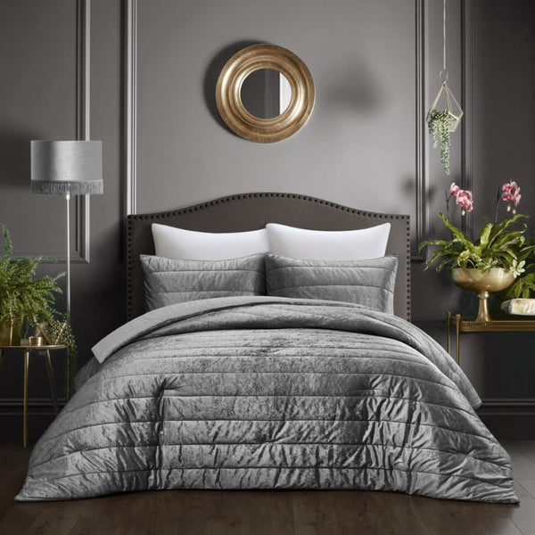 HomeRoots Blush Luxurious Down Comforter Set for Year-Round Warmth, Ultra-Soft Polyester & Easy Care Grey, King/California King King/California King 528891