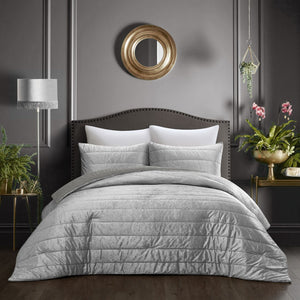 HomeRoots Blush Luxurious Down Comforter Set for Year-Round Warmth, Ultra-Soft Polyester & Easy Care Silver, King/California King King/California King 528897