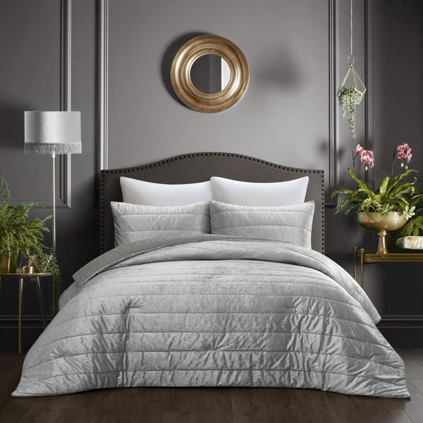 HomeRoots Blush Luxurious Down Comforter Set for Year-Round Warmth, Ultra-Soft Polyester & Easy Care Silver, King/California King King/California King 528897