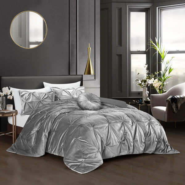 Homeroots Silver Queen Polyester 130 Thread Count Washable Down Comforter Set Silver,Full,Queen Velvet 528907