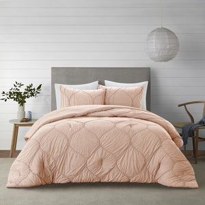 HomeRoots Blush Comforter Set - Luxurious Down Filled Polyester for Year-Round Warmth and Easy Care Blush, King/California King King/California King 528979