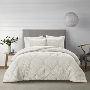 HomeRoots Blush Comforter Set - Luxurious Down Filled Polyester for Year-Round Warmth and Easy Care White, King/California King King/California King 528988