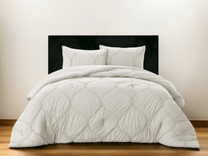 HomeRoots Blush Comforter Set - Luxurious Down Filled Polyester for Year-Round Warmth and Easy Care White, King/California King King/California King 528988
