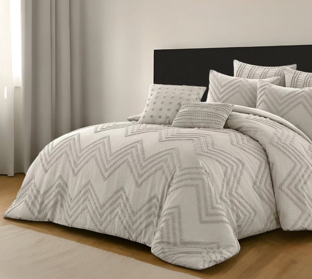 HomeRoots Beige Duvet Cover Set - Soft, Durable Polyester with 180-Thread Count for Year-Round Comfort & Style Beige, King/California King King/California King 529049