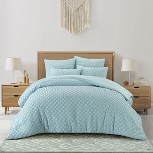 HomeRoots Beige Duvet Cover Set - Luxe Polyester, 140 Thread Count, Machine Washable, All-Season Comfort Blue, King/California King King/California King 529070