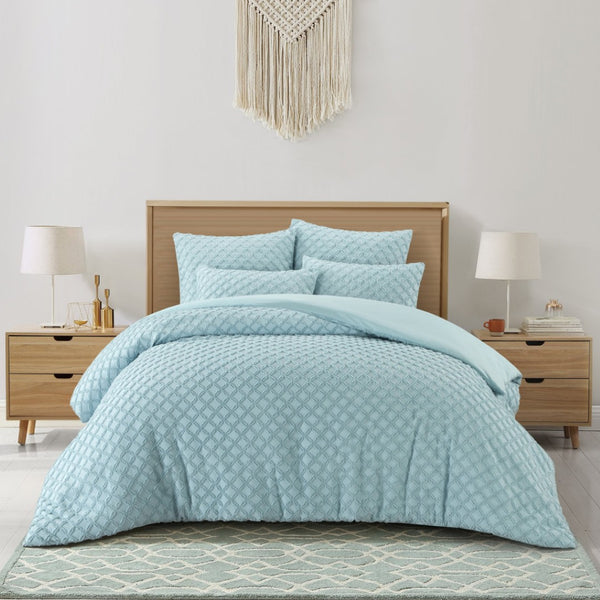 HomeRoots Beige Duvet Cover Set - Luxe Polyester, 140 Thread Count, Machine Washable, All-Season Comfort Blue, King/California King King/California King 529070