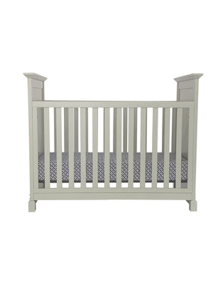 Homeroots Gray Solid And Manufactured Wood Standard Three In One Convertible Crib   530221