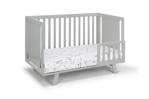 Homeroots Light Gray Solid And Manufactured Wood Standard Three In One Convertible Crib   530226