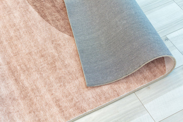HomeRoots 5' Abstract Beige and Green Distressed Area Rug - Stylish, Durable, Perfect for Any Space! 530548