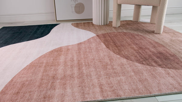 HomeRoots 5' Abstract Beige and Green Distressed Area Rug - Stylish, Durable, Perfect for Any Space! 530548