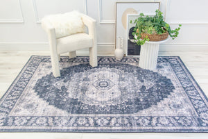 Homeroots 4' X 6' Black And Gray Oriental Area Rug  Polyester 530567