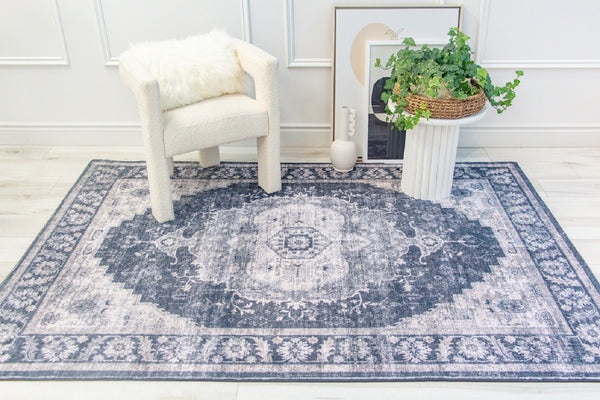 Homeroots 7' X 10' Black And Gray Oriental Area Rug  Polyester 530569