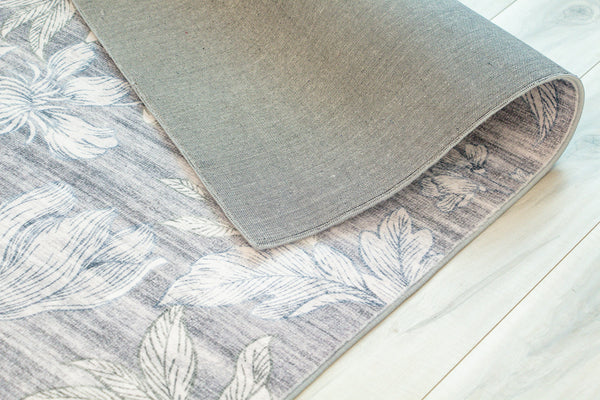 Homeroots 5' X 8' Gray And Beige Floral Area Rug  Polyester 530584