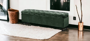 Homeroots 16" Hunter Green Upholstered Velvet Bench With Flip Top Hunter Green Velvet 530664