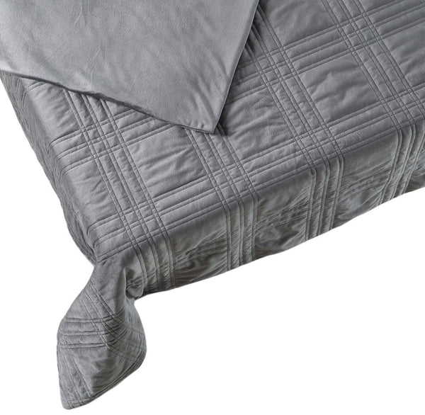 Homeroots 48" X 72" Gray Velvet Quilted Weighted Blanket Grey Velvet 531126