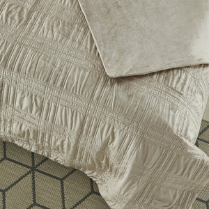 HomeRoots Twin Taupe Quilted Weighted Blanket - 15 lbs of Cozy Comfort for Better Sleep & Relaxation Year-Round 531132