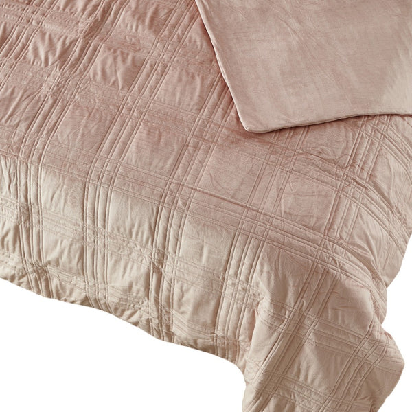 Homeroots 72" X 80" Blush Velvet Quilted Weighted Blanket Blush Velvet 531133