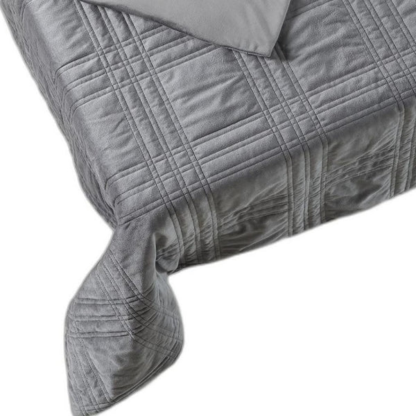 HomeRoots Queen Gray Quilted Weighted Blanket - 20 lb Soft Polyester for Stress Relief, Style, and Comfort 531136
