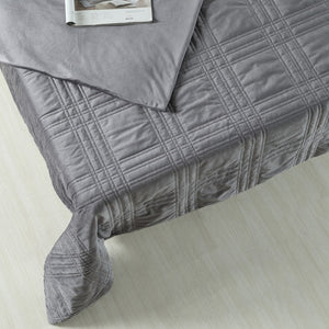 HomeRoots King Gray Quilted Weighted Blanket – 25 lb for Stress Relief, Breathable Comfort & Year-Round Use 531143