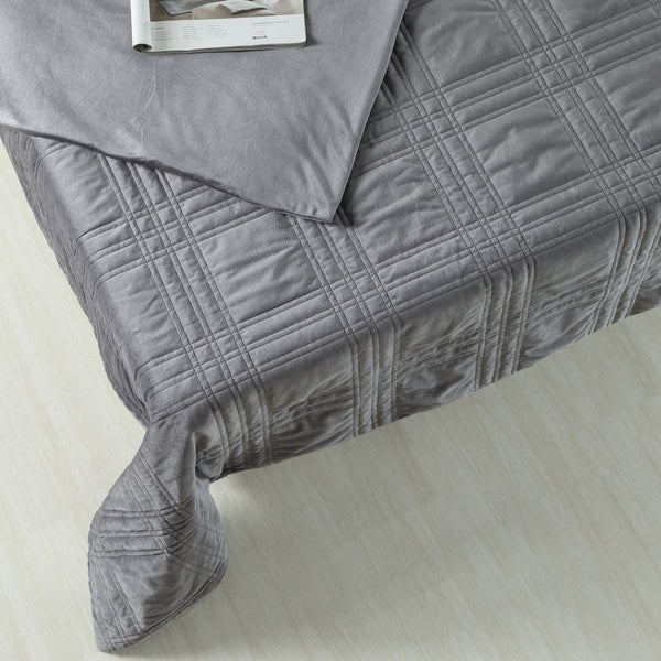 HomeRoots King Gray Quilted Weighted Blanket – 25 lb for Stress Relief, Breathable Comfort & Year-Round Use 531143