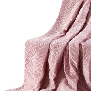 Homeroots Blush Quilted Polyester Solid Color Weighted Twin Blanket Blush Polyester 531153