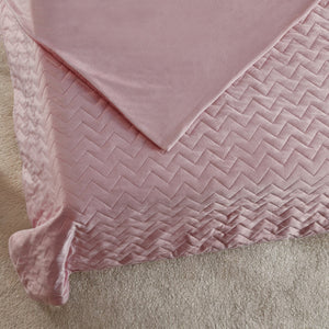 Homeroots Blush Quilted Polyester Solid Color Weighted Twin Blanket Blush Polyester 531153