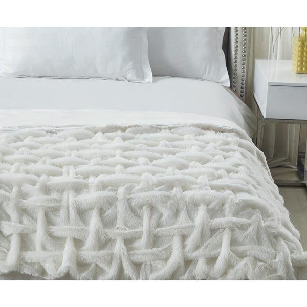 Homeroots 50" Cozy Plush Faux Fur Reversible Throw Blanket For Ultimate Comfort On Chilly Nights White Polyester 531290