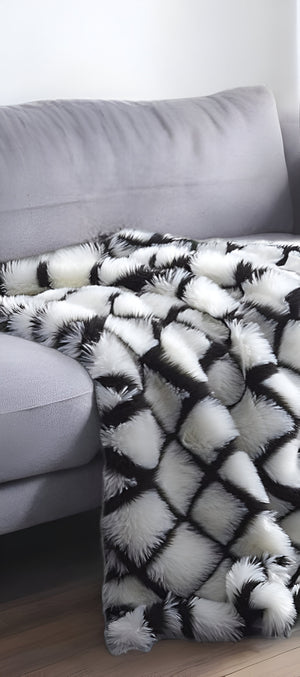 Homeroots 60" X 50" Black Knitted Acrylic Geometric Throw Blanket Black Acrylic 531385