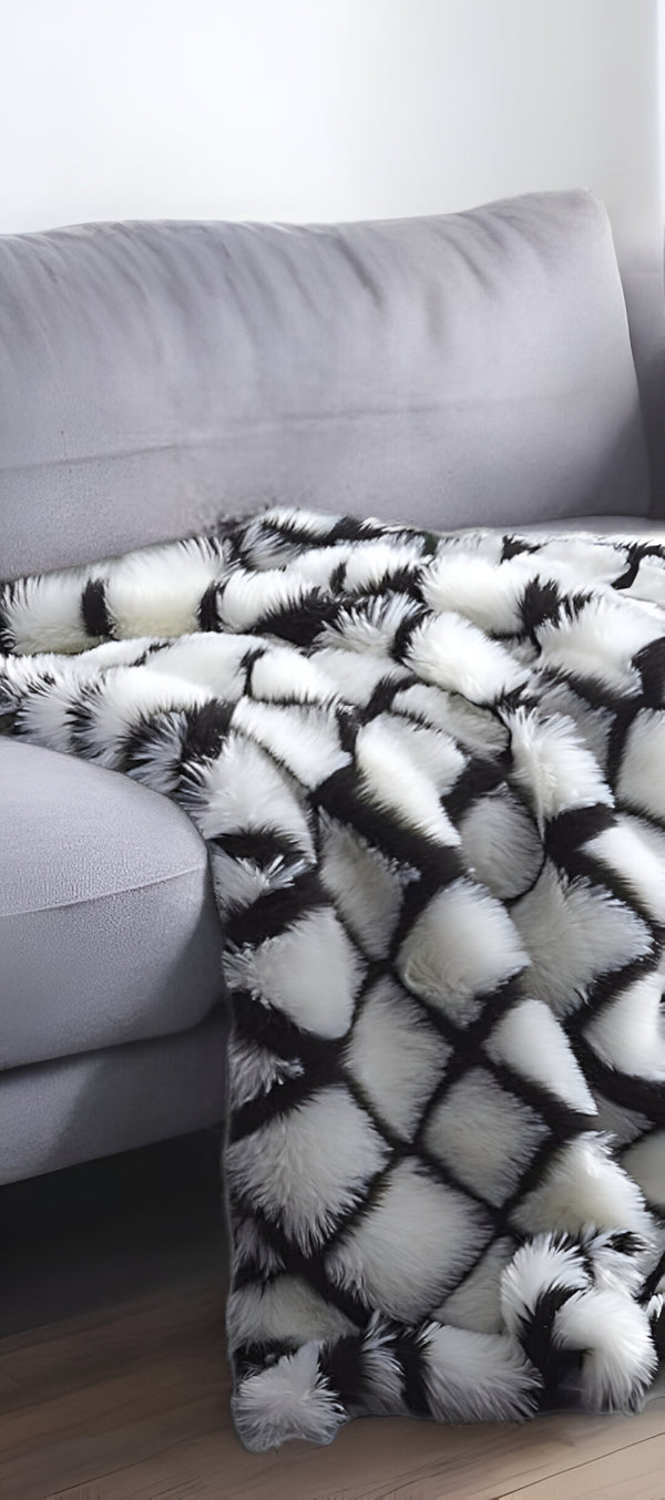 Homeroots 60" X 50" Black Knitted Acrylic Geometric Throw Blanket Black Acrylic 531385