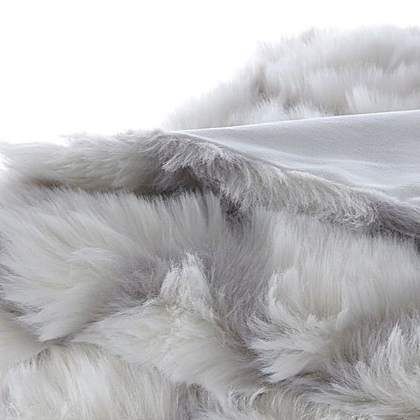 Homeroots 60" X 50" Gray Knitted Acrylic Geometric Throw Blanket Grey Acrylic 531387