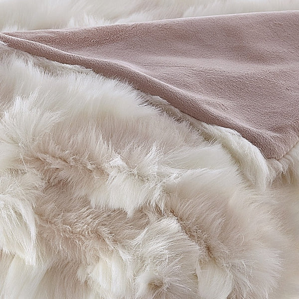 Homeroots 60" X 50" Blush Knitted Acrylic Geometric Throw Blanket Blush Acrylic 531391